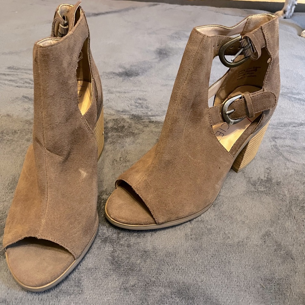 Open toed booties